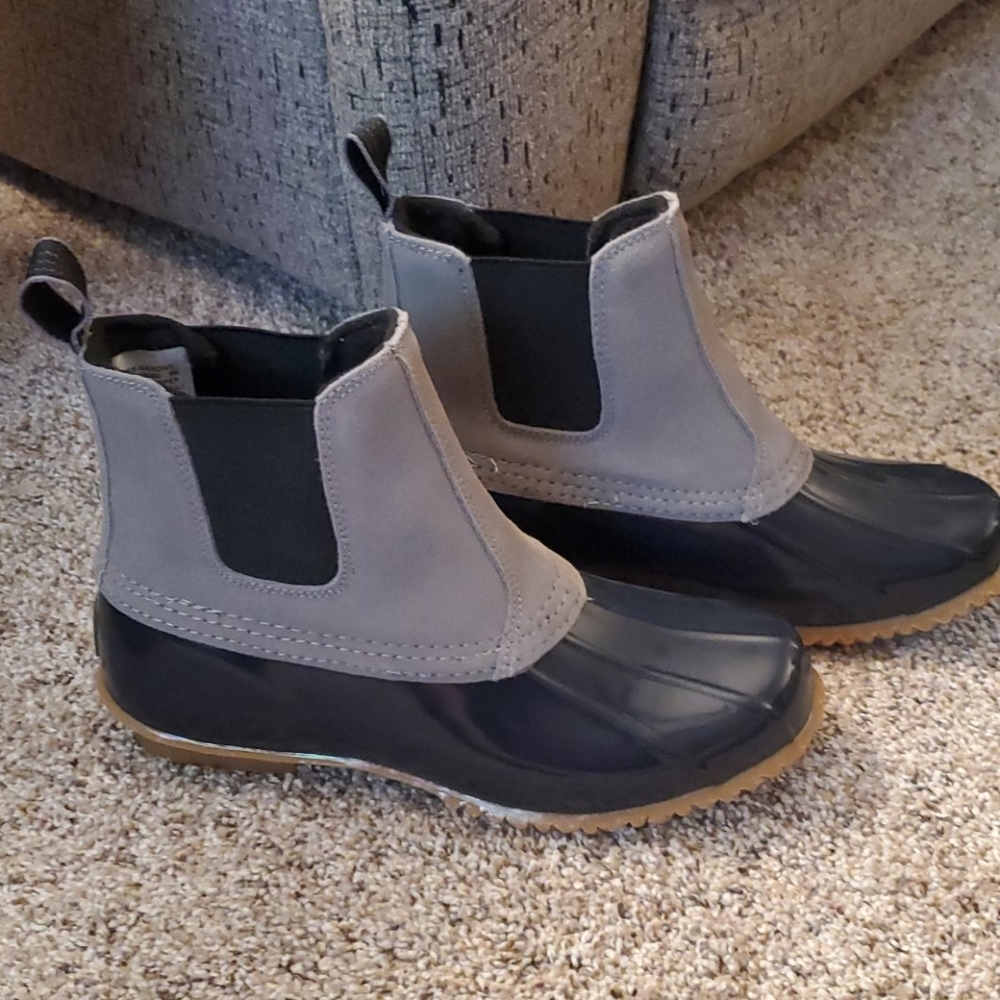 Duck boots